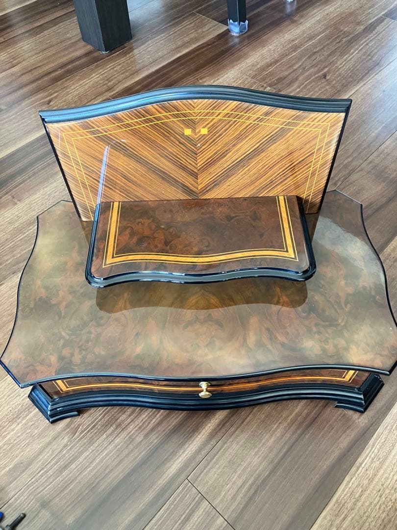 木製装飾引き出し付き家具