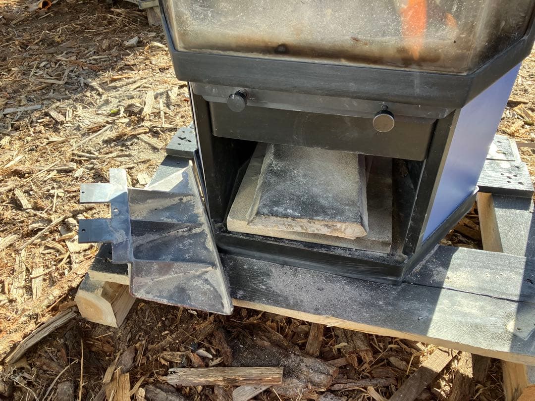 ＨＥＳＥ　薪ストーブ　中古品