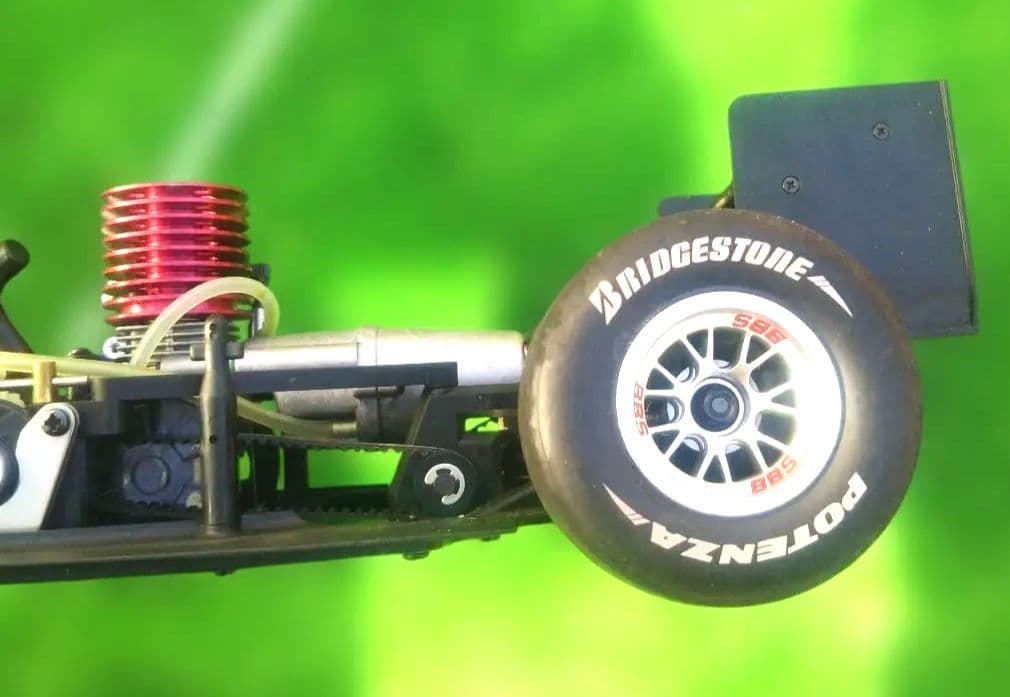 ディアゴスティーニFerrari F2004エンジンラジコンカー大量部品セット