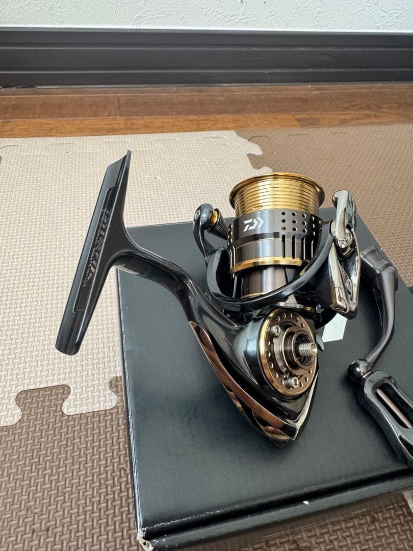 ダイワ　イグジストDaiwa EXIST 2003F-H スピニングリール
