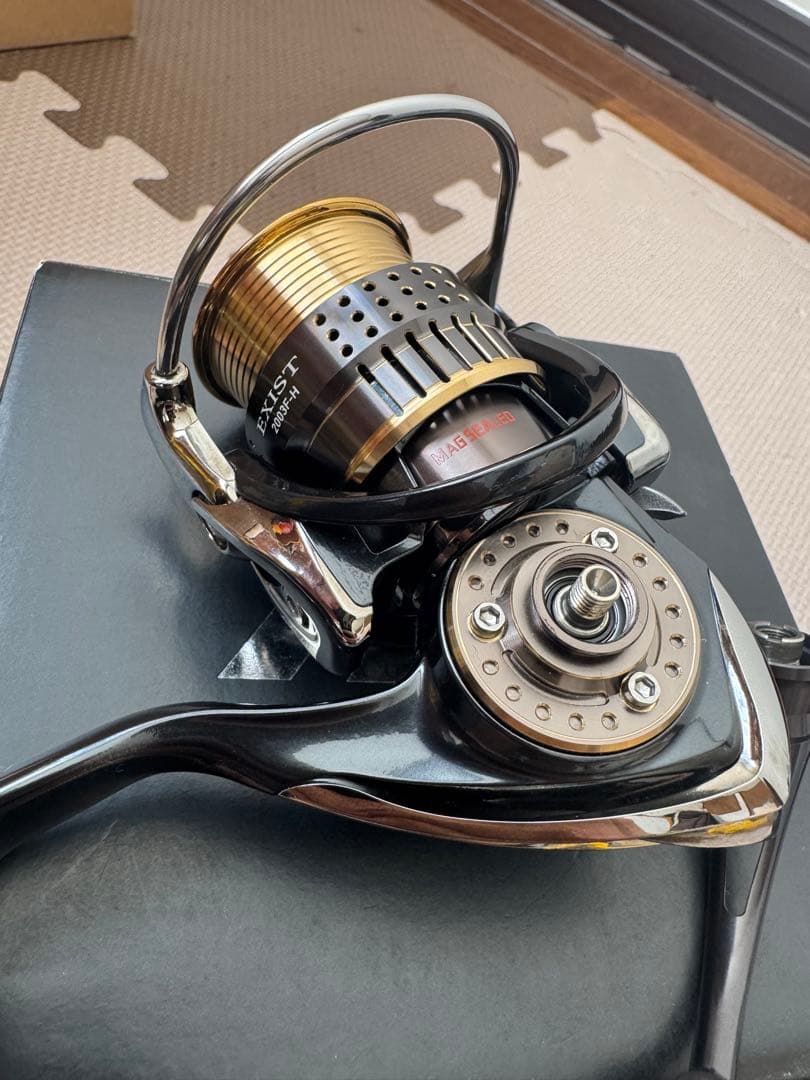 ダイワ　イグジストDaiwa EXIST 2003F-H スピニングリール