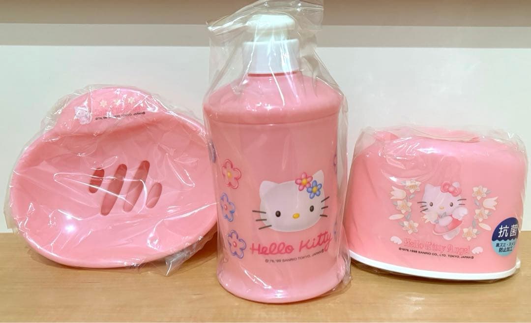 サンリオ　ハローキティ　ハンドソープボトル　石けん台　歯ブラシスタンド　レトロ