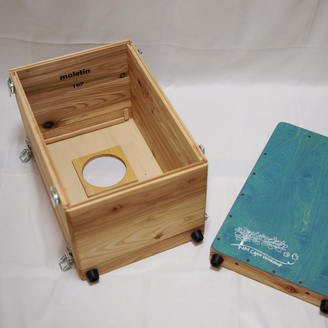 組み立て式・折りたたみ　旅するカホン Maletin Ligero 杉