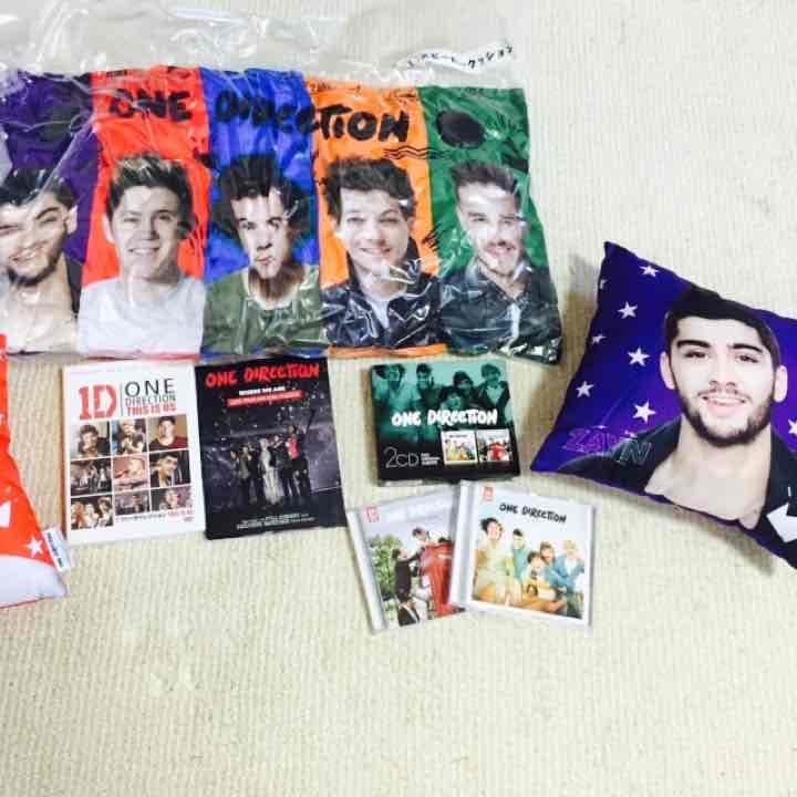 1D CDとDVDとグッツ