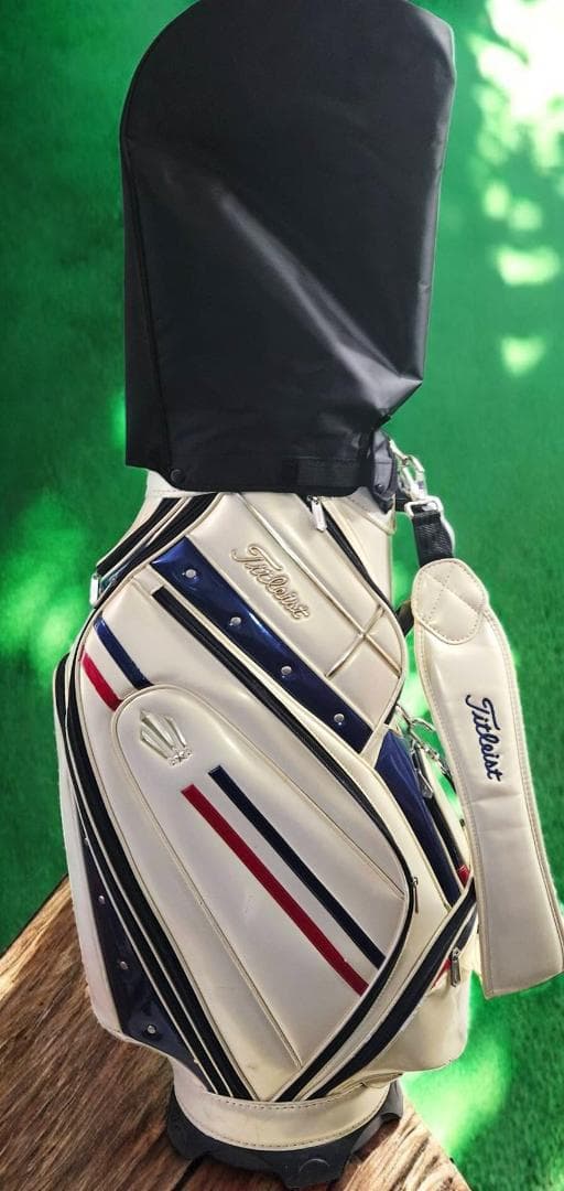 送料無料/美品　Titleist 高級エナメル大型キャディバッグトリコロール