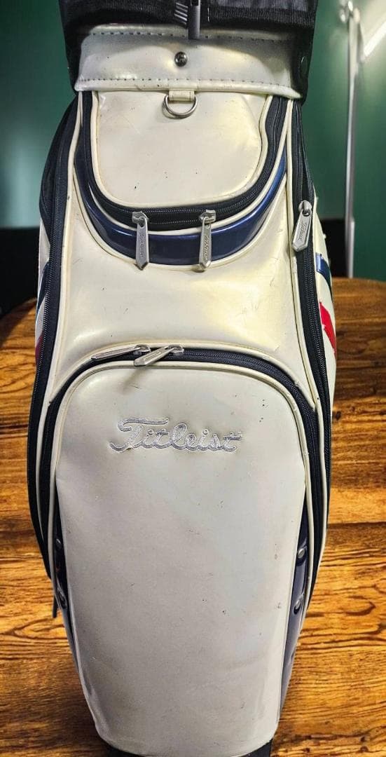 送料無料/美品　Titleist 高級エナメル大型キャディバッグトリコロール