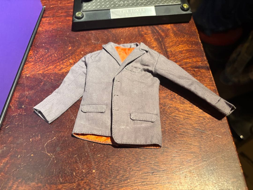 ヒース・レジャー版ジョーカー アクションフィギュア 2体分衣装付き／フルセット