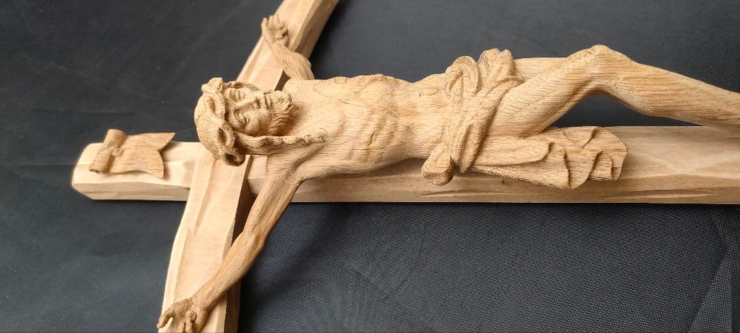 イエスキリストの磔刑　INRI 壁掛け 木彫りヨーロッパ産