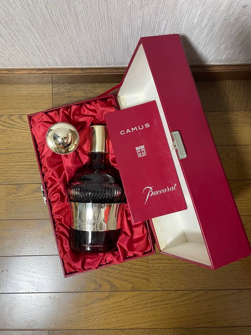 【未開栓】CAMUS(カミュ ブランデー シルバートップ バカラボトル)