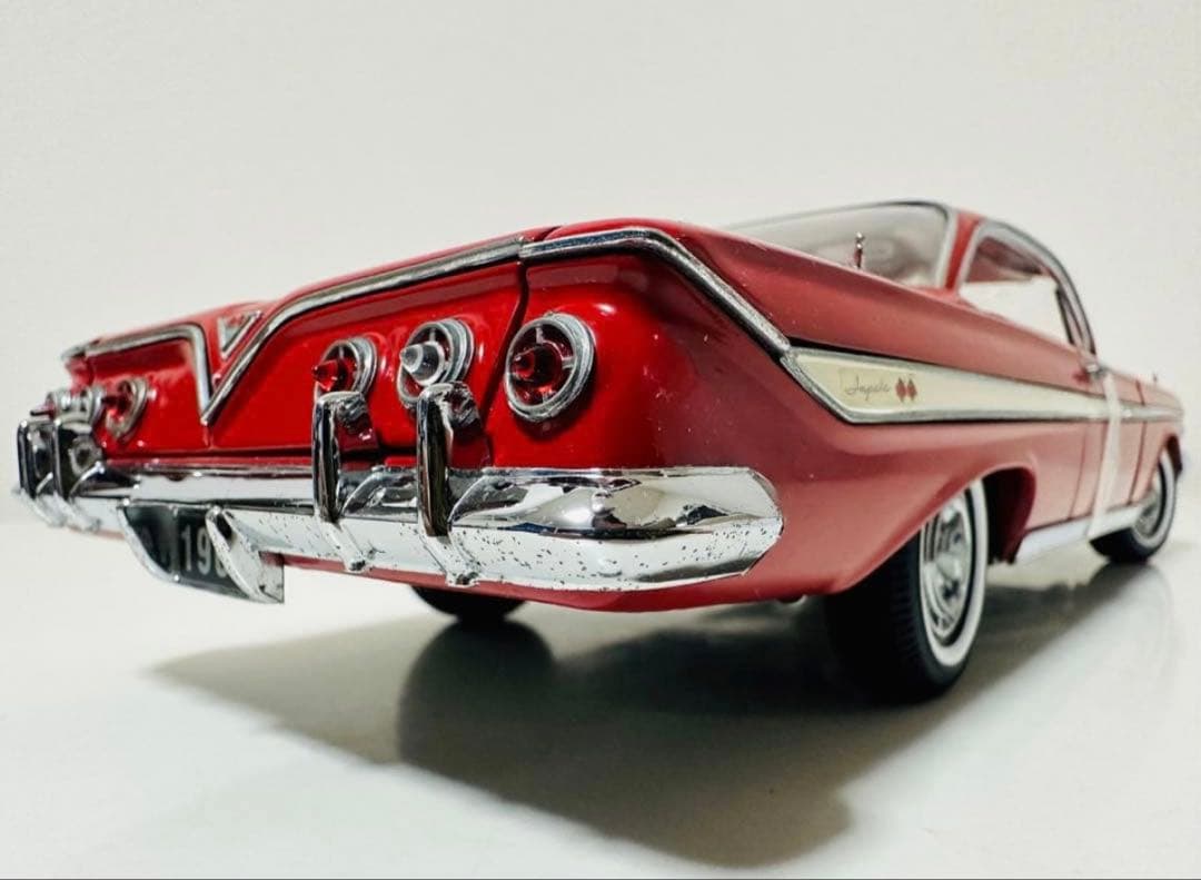 SunStar/'61 Chevyシボレー Impalaインパラ 1/18 新品