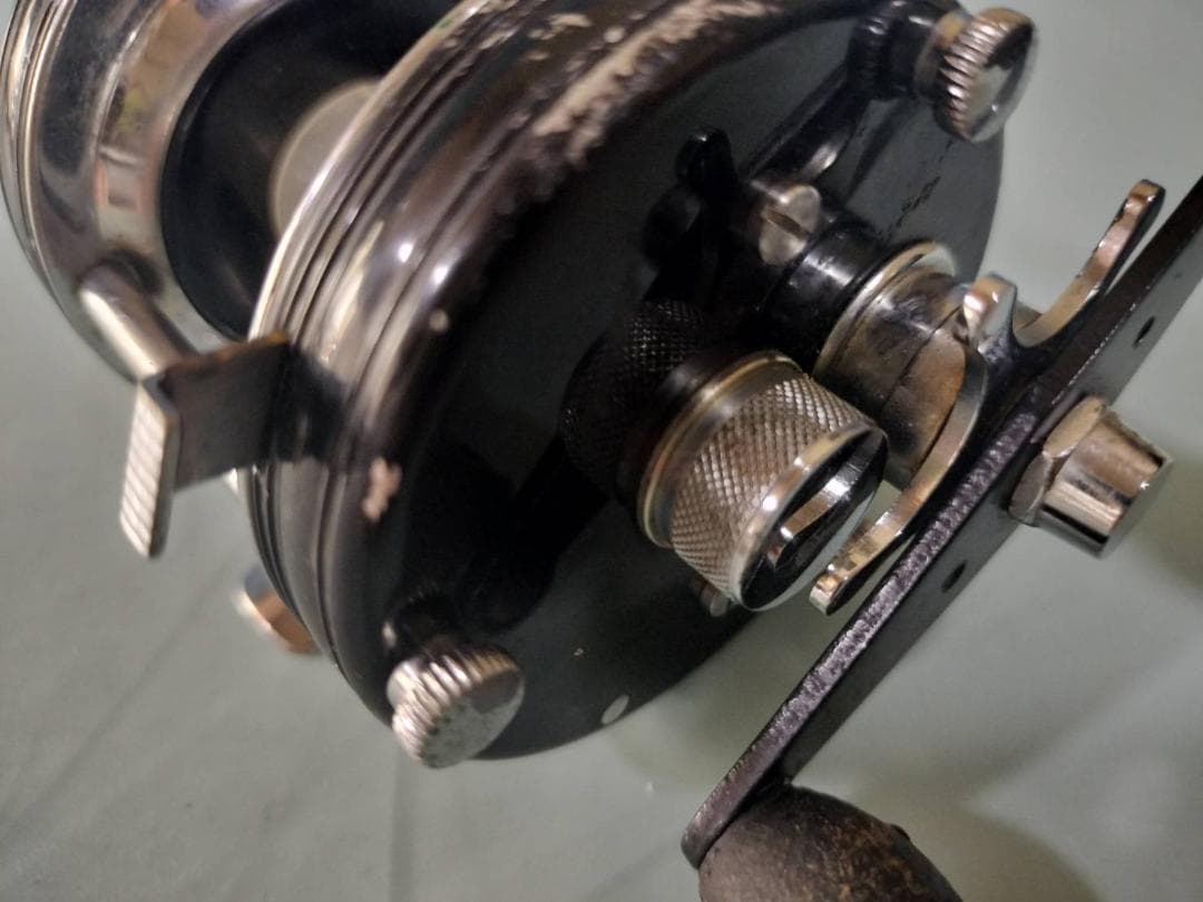 ★アブガルシア　アンバサダー5000c　ビンテージ　リール 　ブラック