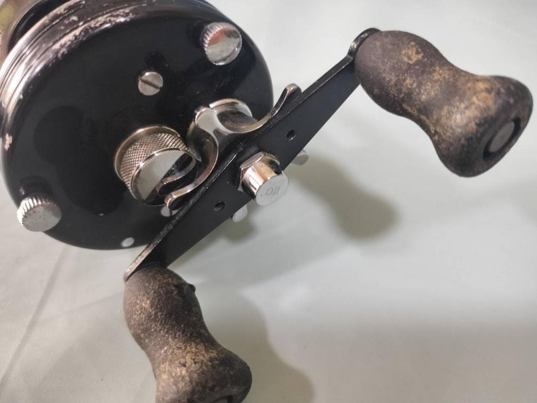 ★アブガルシア　アンバサダー5000c　ビンテージ　リール 　ブラック