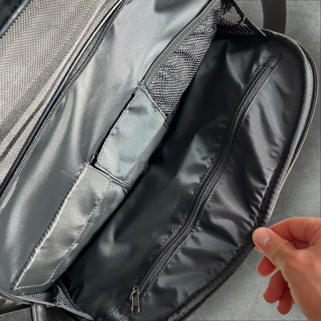 新品未使用 ナイキ ゴルフバッグ エナメルバッグ ブラック 刺繍 テック系