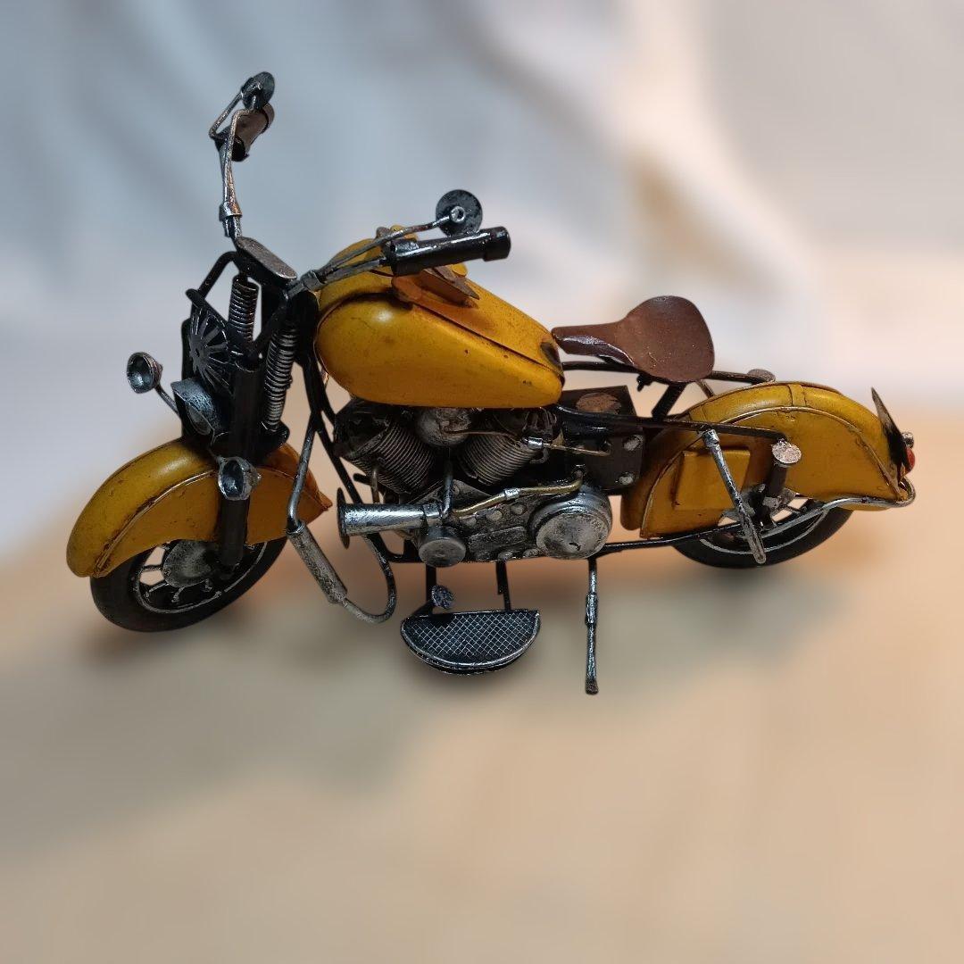 153.イエローバイクモデル 約15cm横23センチ