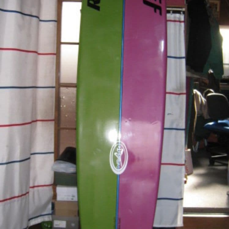 モーメンツサーフボード修理済