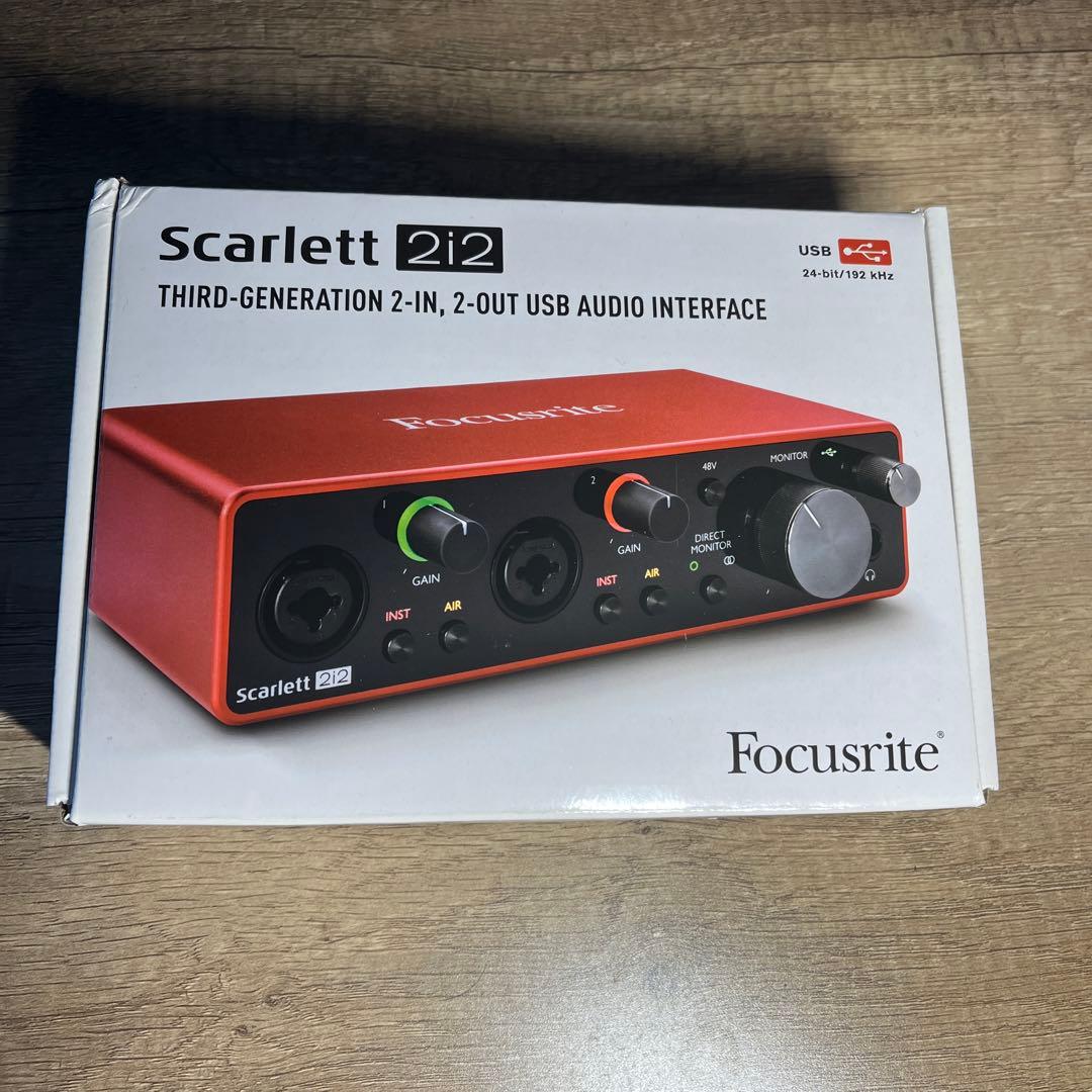 Scarlett 2i2 (gen. 3)箱付き