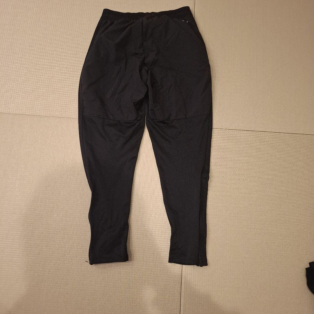 アディダス　トレーニングウェア