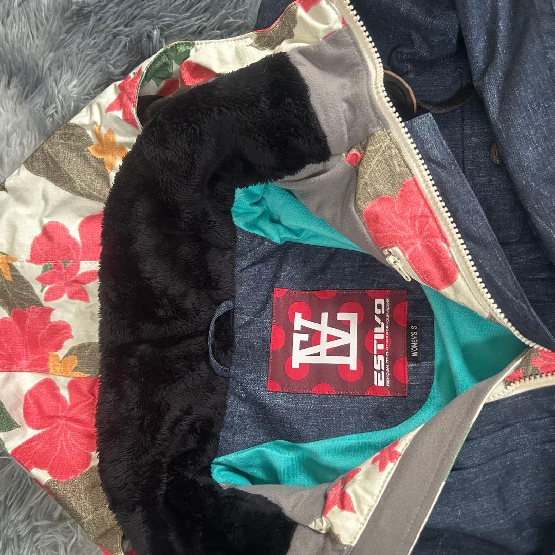 ESTIVO フード付きスノーボードウェア