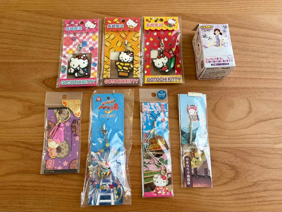 ご当地キティ　１２０点セット　ハローキティ　ストラップ