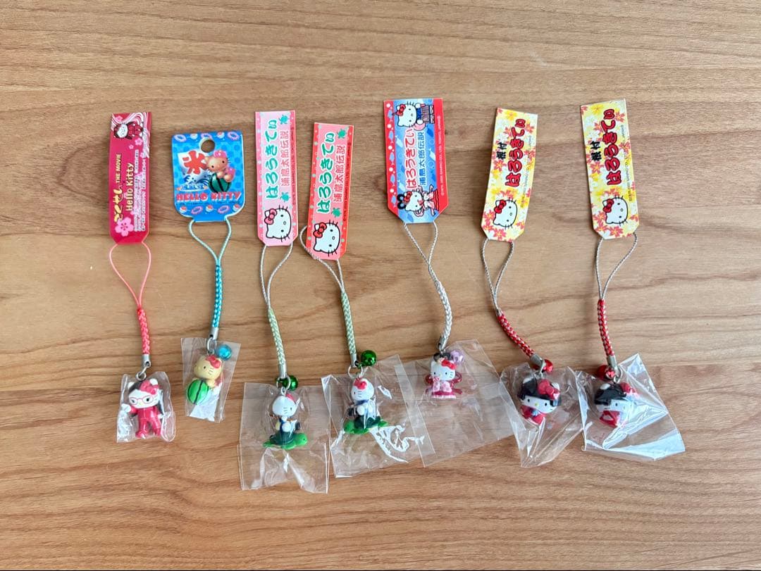 ご当地キティ　１２０点セット　ハローキティ　ストラップ