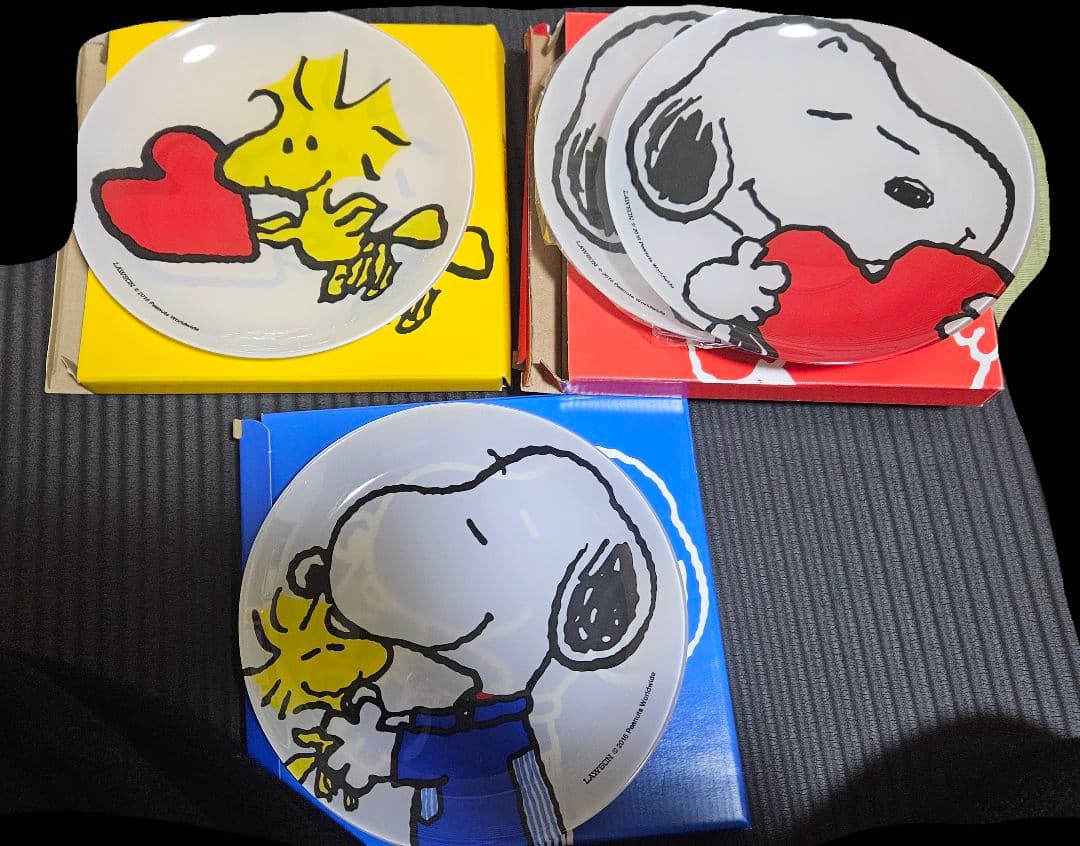 SNOOPYグッズ　LAWSON　SNOOPY　スヌーピー　お皿　ポーチ　コップ