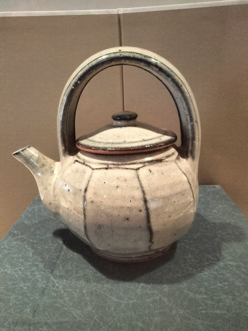 絶品　小代焼中平窯　藁灰釉後手急須(面取)　追加サービスで高級湯呑み　ぐい呑み