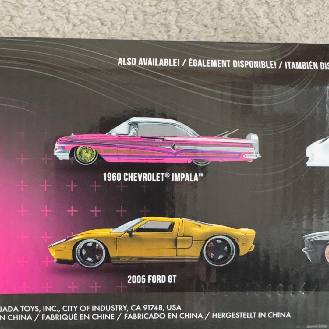 ジャダトイズ ピンクスリップ 1960 シボレー インパラ ローライダ　jada