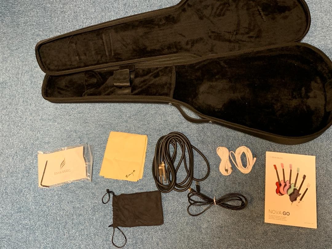 オールカーボン Mini Guitar <ENYA NOVA AI / BLK>