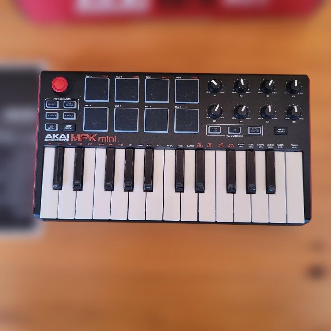 AKAI MPK mini コンパクトキーボード・パッドコントローラー