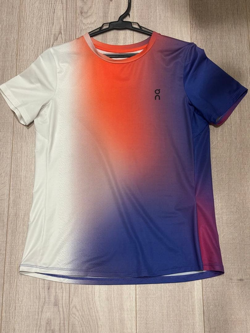 Onグラデーション 半袖Tシャツ S