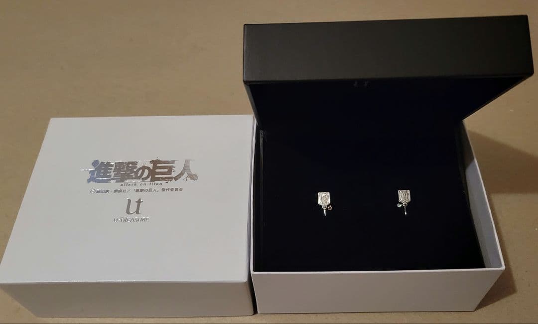 U-TREASURE 進撃の巨人 自由の翼 イヤリング エルヴィン リヴァイ