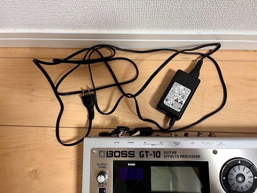 BOSS GT-10 ギターエフェクター（ケース付き）