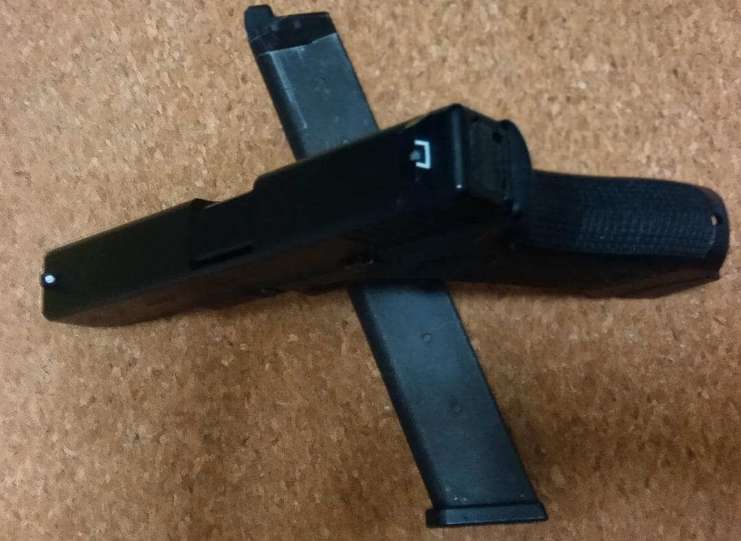 グロック17 　50連ロングマガジン 付き