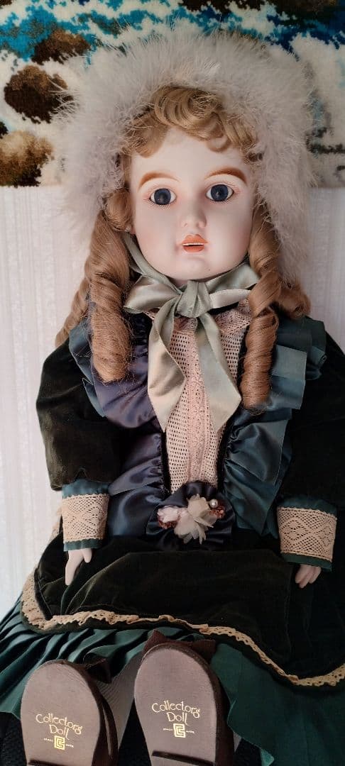 コレクターズドール 緑色衣装 ファー帽子