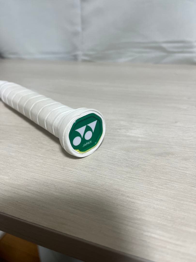 【美品】YONEX アストロクス88S PRO 4U5 ガット張りたて