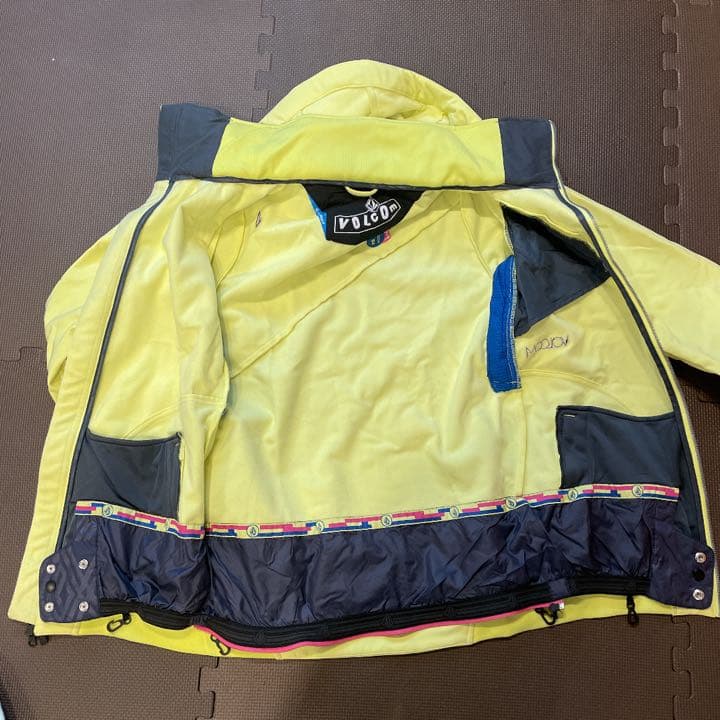 VOLCOM スキースノボウェア　上着のみ