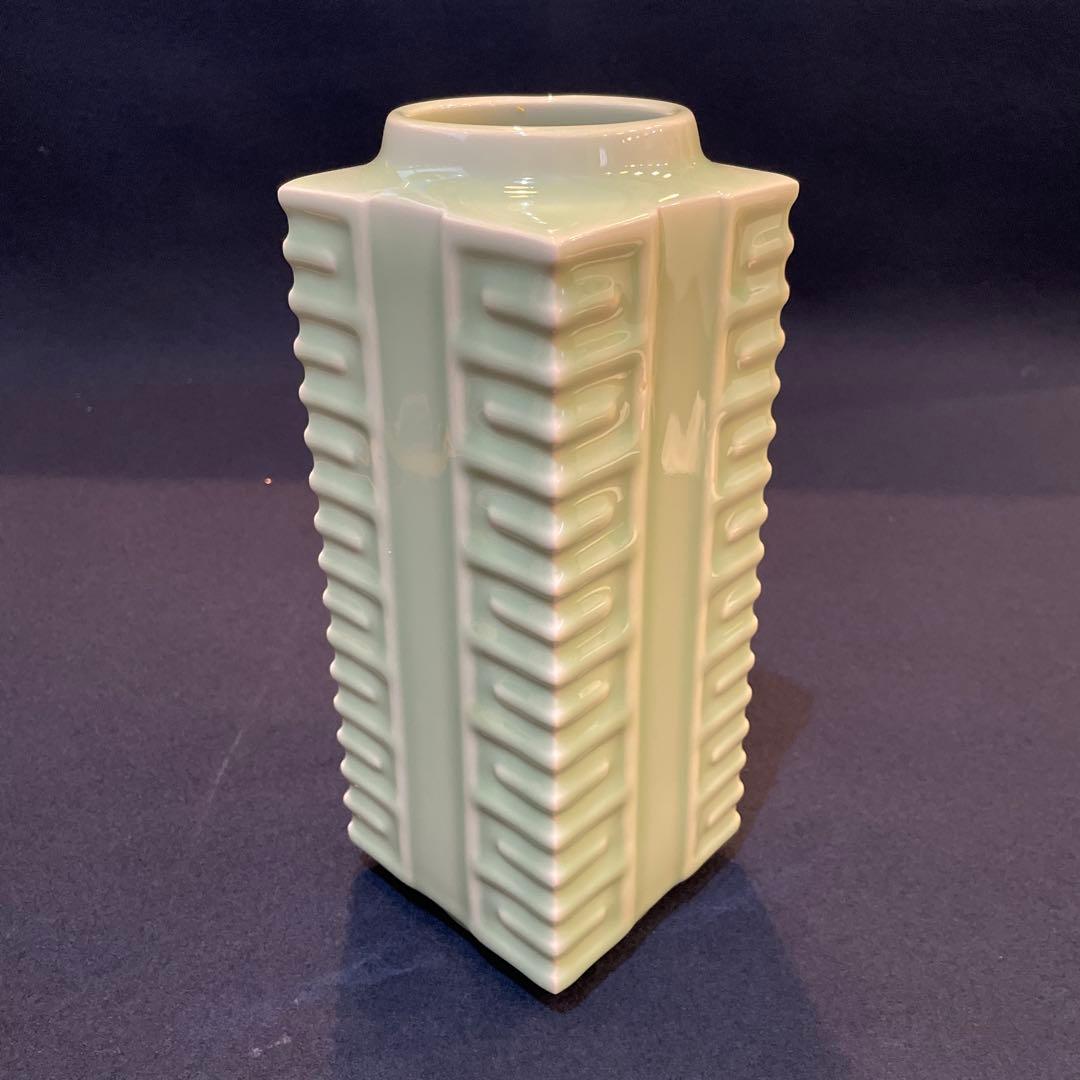 「平戸焼」青磁【横石 嘉助】(造)の『算木 花入』共箱　※美品　花器　花入　花瓶