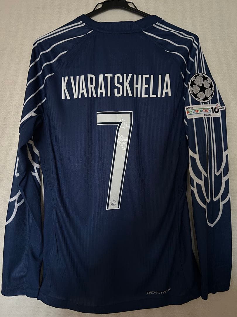 パリサンジェルマン 24/25 4thユニホーム Kvaratskhelia 7