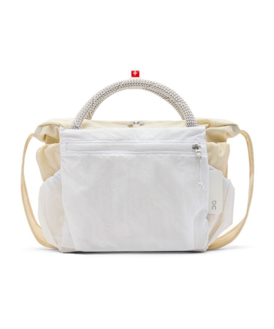 On ミニトートバッグ　ホワイト