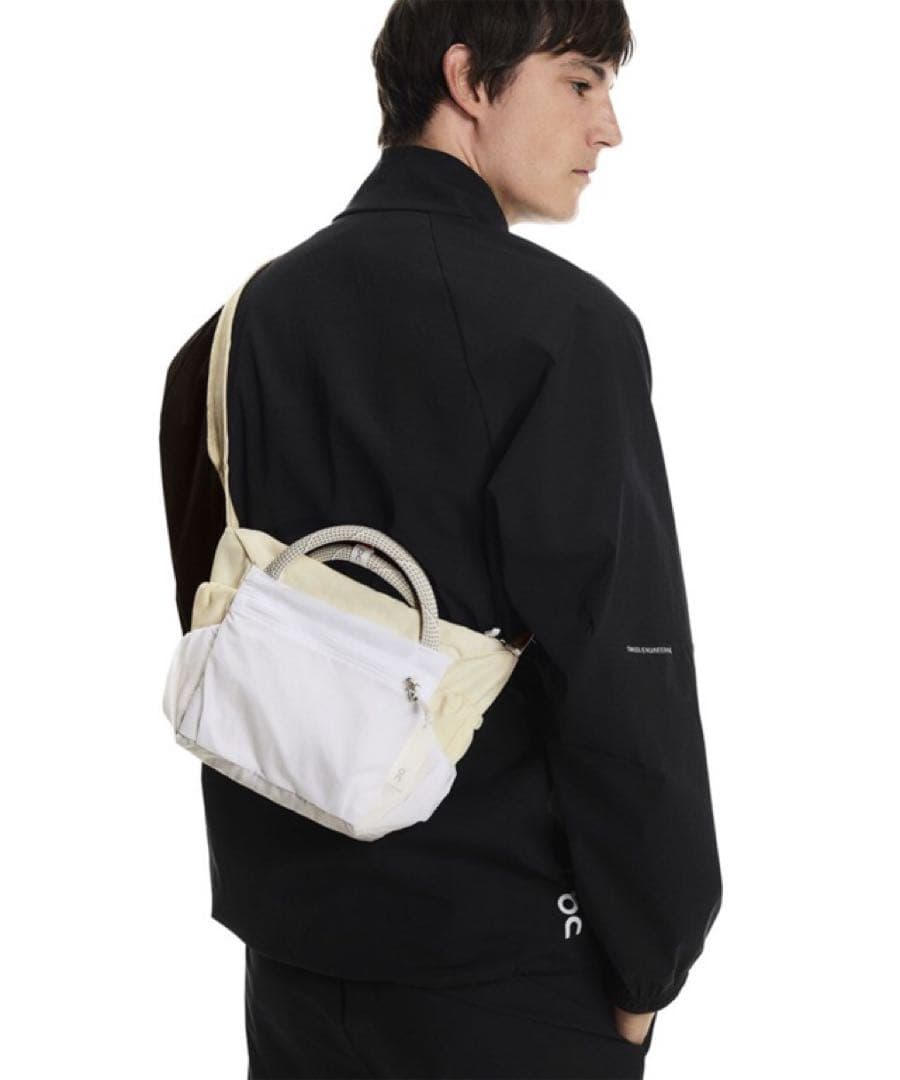 On ミニトートバッグ　ホワイト