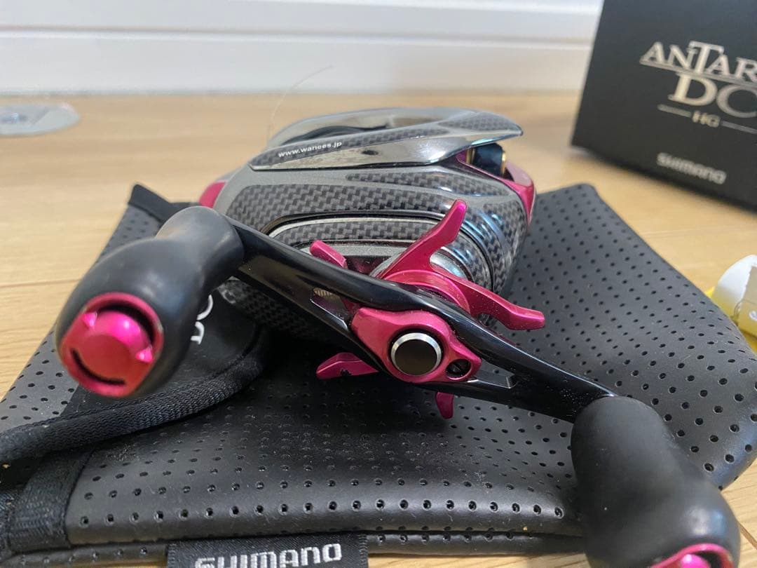 シマノ アンタレスDC HG カスタム仕様　カーボン　キャンディピンク塗装