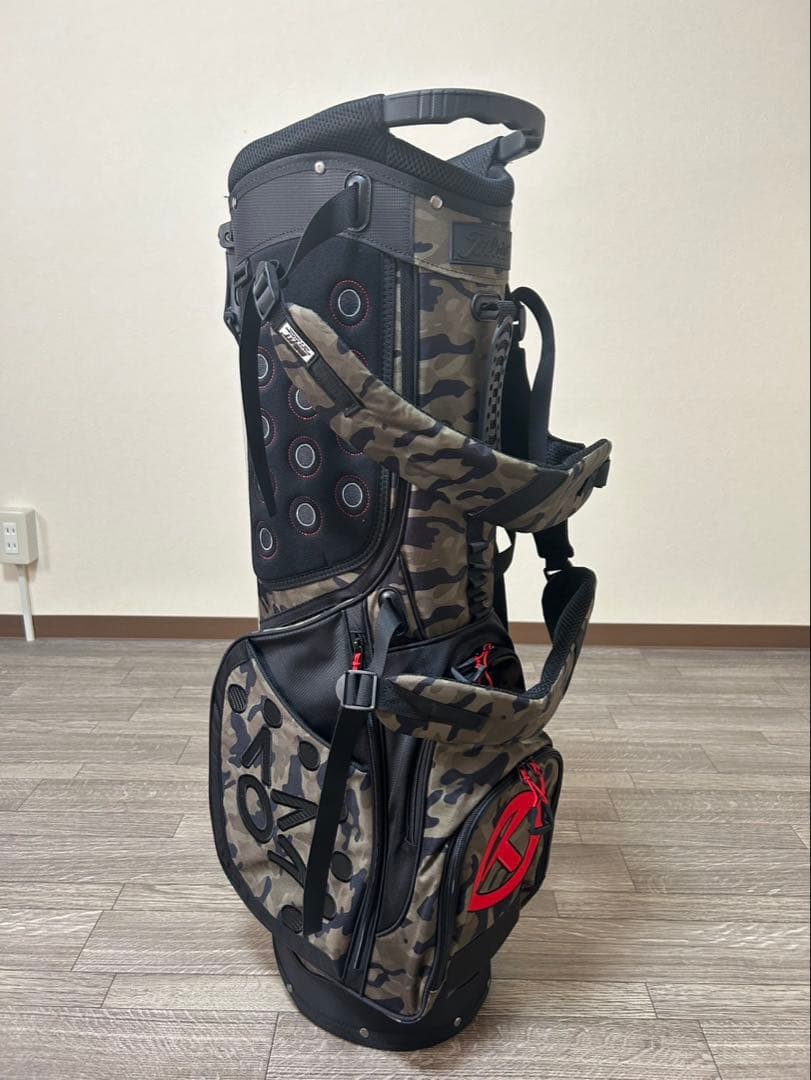 迷彩柄のスタンド式キャディバック　カラーバランスが抜群でカッコいい！