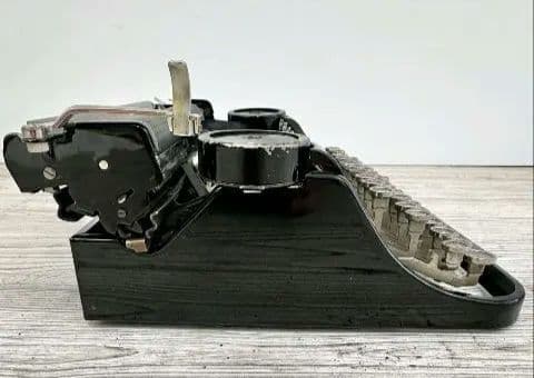ヴァイオレット　エヴァーガーデンのモデルになったUnderwoodタイプライター