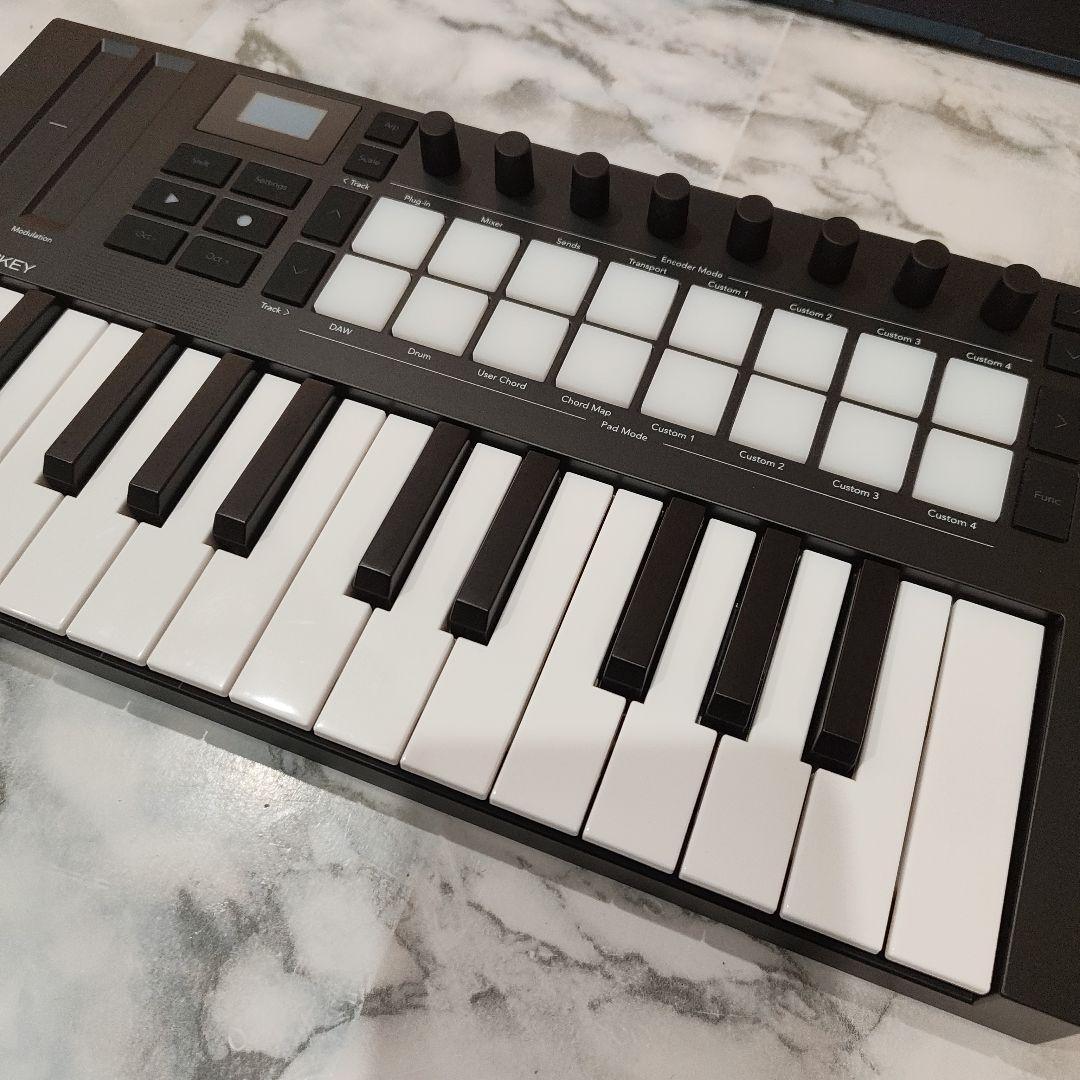 Novation Launchkey mini25 mk4 MIDIキーボード
