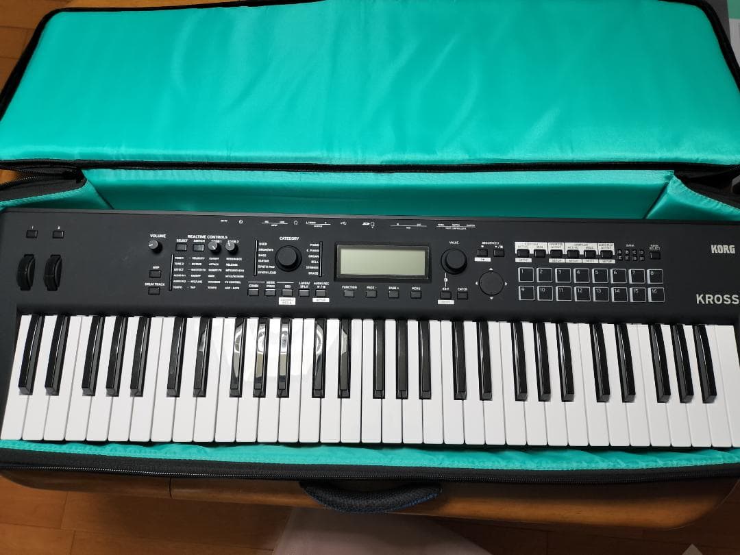 美品KORG KROSS2黒 61鍵 シンセサイザー＋付属品5点セット