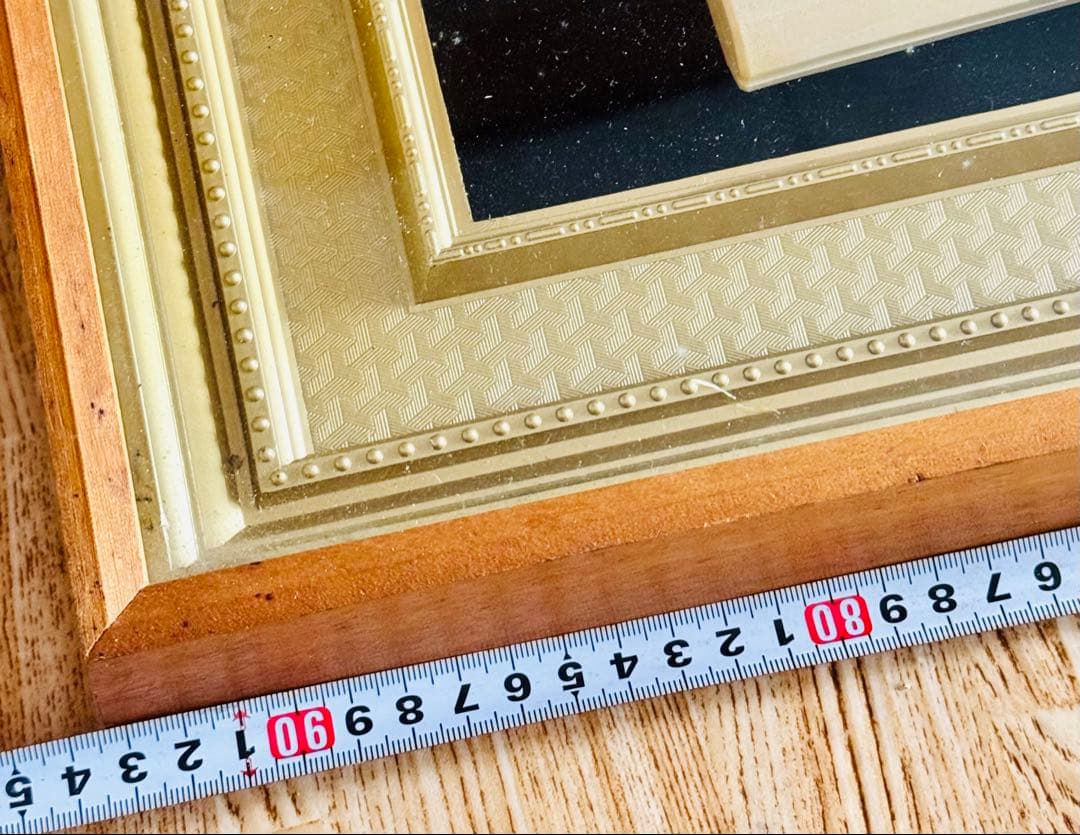 伝統的な日本の武具 鍔と刀のセット