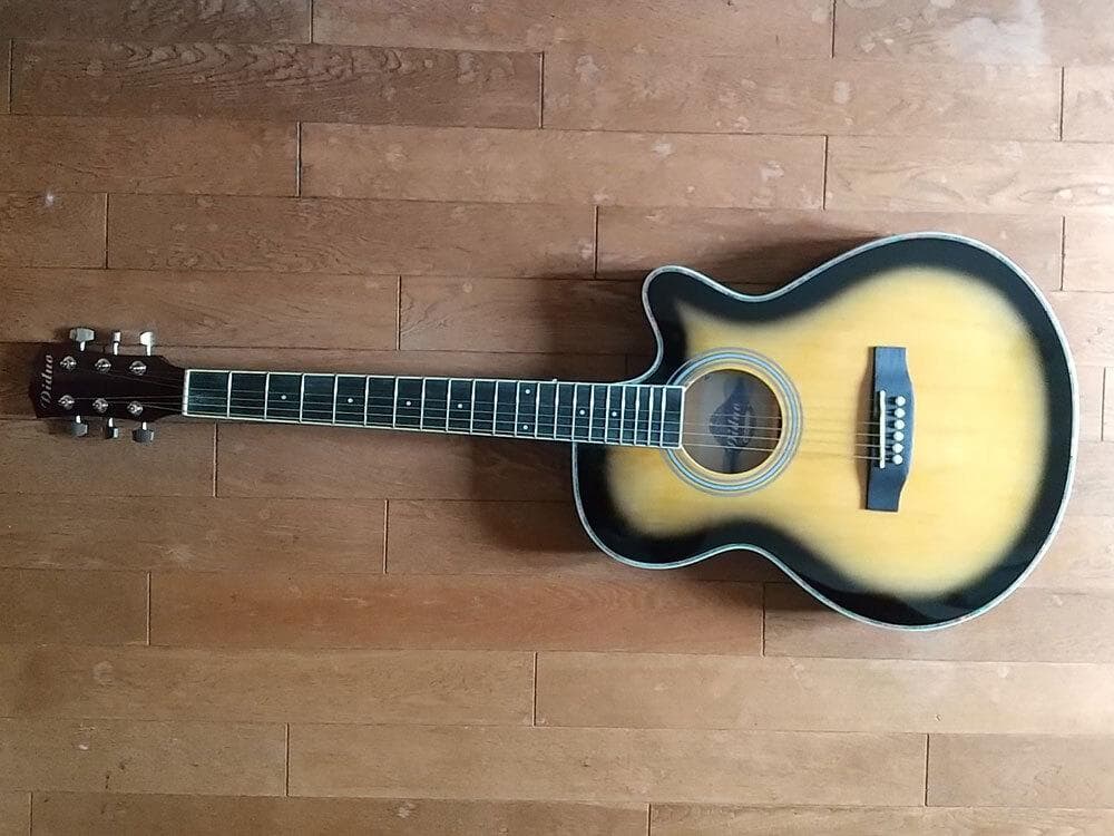 アコースティックギター　薄型ボディ サンバースト