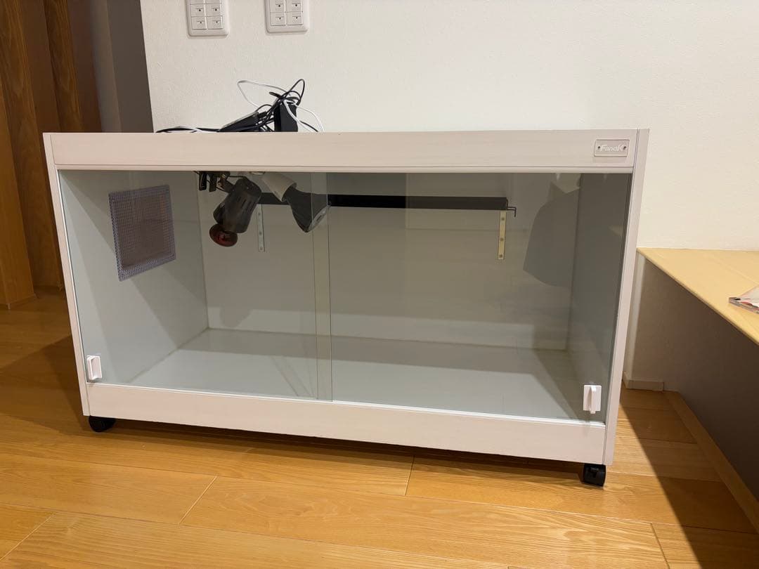 ⭐︎美品FandKキャスター付き全面防水ガラスケージ 大きめ