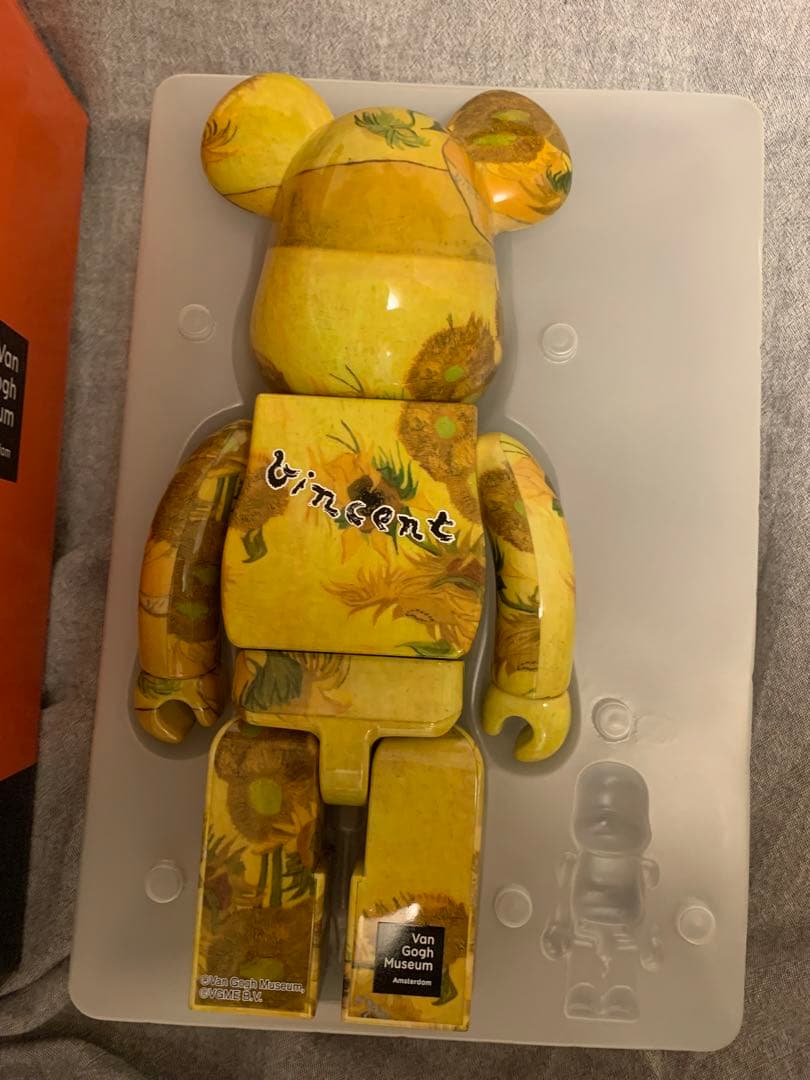 ベアブリック　ひまわり　ゴッホ