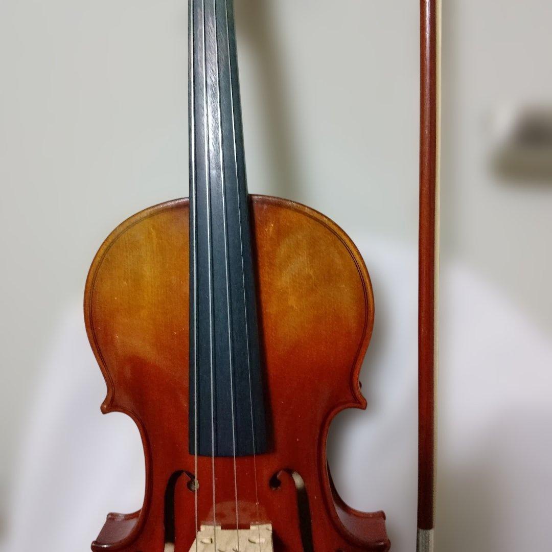 ♥値下しました♥スズキバイオリン♥サイズ4/4♥品番200♥美品♥弓ケ―ス松脂付